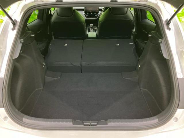 カローラスポーツ ハイブリッドＧ　Ｚ　純正エアロ／保証書／ディスプレイオーディオ／衝突安全装置／シートヒーター／車線逸脱防止支援システム／シート　合皮／ヘッドランプ　ＬＥＤ／ＵＳＢジャック／Ｂｌｕｅｔｏｏｔｈ接続／ＥＢＤ付ＡＢＳ　記録簿（21枚目）