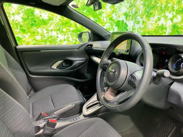 ヤリス ４ＷＤハイブリッドＺ　保証書／ディスプレイオーディオ／衝突安全装置／シートヒーター／パノラミックビューモニター／車線逸脱防止支援システム／パーキングアシスト　バックガイド／ドライブレコーダー　前後　衝突被害軽減システム（5枚目）