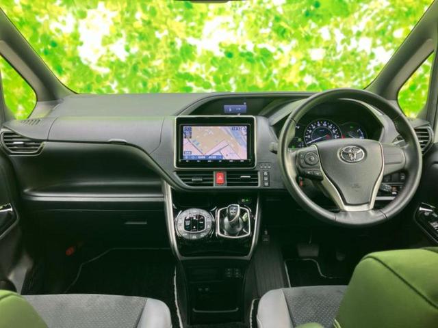 ヴォクシー ハイブリッドＺＳキラメキ３　新品タイヤ／保証書／純正　９インチ　ＳＤナビ／フリップダウンモニター／衝突安全装置／両側電動スライドドア／シートヒーター／車線逸脱防止支援システム／シート　ハーフレザー　衝突被害軽減システム　ＥＴＣ（4枚目）