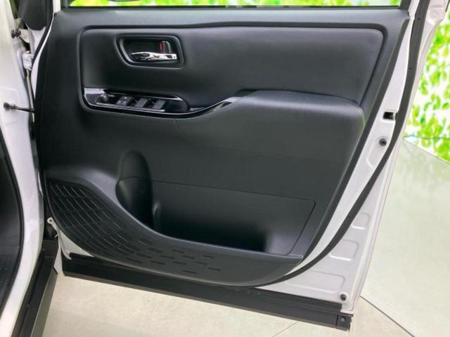 ヴォクシー ハイブリッドＺＳキラメキ３　新品タイヤ／保証書／純正　９インチ　ＳＤナビ／フリップダウンモニター／衝突安全装置／両側電動スライドドア／シートヒーター／車線逸脱防止支援システム／シート　ハーフレザー　衝突被害軽減システム　ＥＴＣ（22枚目）