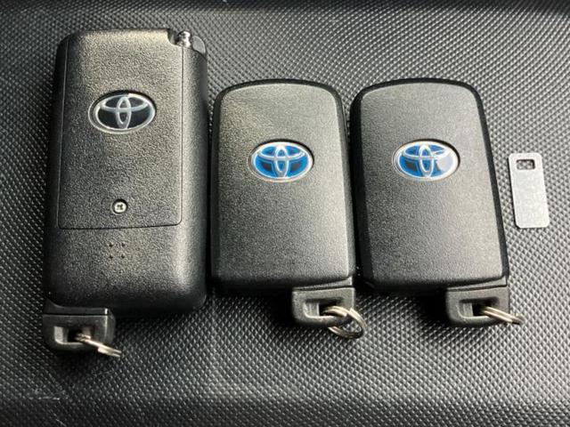 ヴォクシー ハイブリッドＺＳキラメキ３　新品タイヤ／保証書／純正　９インチ　ＳＤナビ／フリップダウンモニター／衝突安全装置／両側電動スライドドア／シートヒーター／車線逸脱防止支援システム／シート　ハーフレザー　衝突被害軽減システム　ＥＴＣ（31枚目）