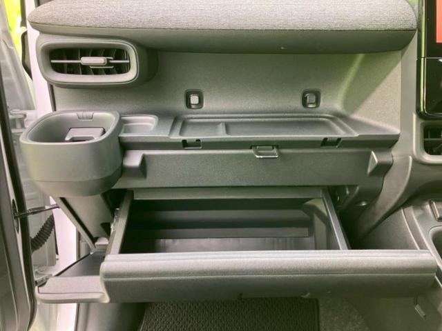 シエンタ ハイブリッドＺ　新品タイヤ／保証書／ディスプレイオーディオ＋ナビ１０．５インチ／トヨタセーフティセンス／両側電動スライドドア／パノラミックビューモニター／車線逸脱防止支援システム　衝突被害軽減システム　全周囲カメラ（32枚目）