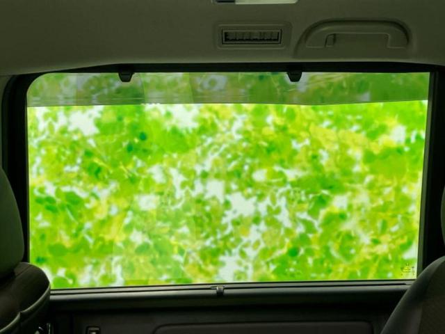 ステップワゴンスパーダ ｅＨＥＶスパーダＧ・ＥＸホンダセンシング　新品タイヤ／保証書／純正　１０インチ　ＳＤナビ／衝突安全装置／両側電動スライドドア／シートヒーター／車線逸脱防止支援システム／シート　ハーフレザー／ドライブレコーダー　純正／ヘッドランプ　ＬＥＤ（29枚目）