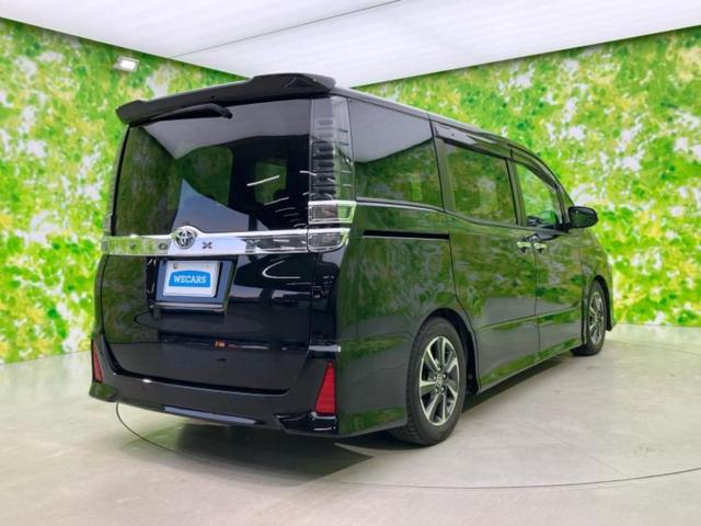 ヴォクシー ４ＷＤ　ＺＳキラメキ３　保証書／純正　１０インチ　ＳＤナビ／衝突安全装置／両側電動スライドドア／車線逸脱防止支援システム／シート　ハーフレザー／ドライブレコーダー　前後／ヘッドランプ　ＬＥＤ／ＵＳＢジャック　ローダウン（3枚目）