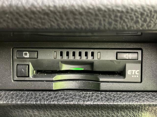 ヴォクシー ４ＷＤ　ＺＳキラメキ３　保証書／純正　１０インチ　ＳＤナビ／衝突安全装置／両側電動スライドドア／車線逸脱防止支援システム／シート　ハーフレザー／ドライブレコーダー　前後／ヘッドランプ　ＬＥＤ／ＵＳＢジャック　ローダウン（13枚目）