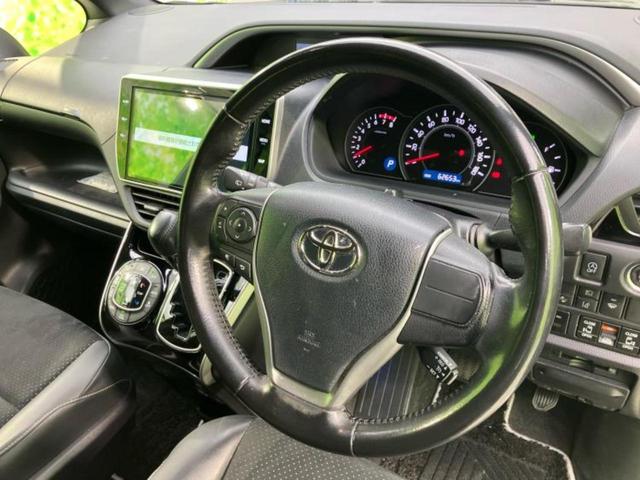 ヴォクシー ４ＷＤ　ＺＳキラメキ３　保証書／純正　１０インチ　ＳＤナビ／衝突安全装置／両側電動スライドドア／車線逸脱防止支援システム／シート　ハーフレザー／ドライブレコーダー　前後／ヘッドランプ　ＬＥＤ／ＵＳＢジャック　ローダウン（18枚目）