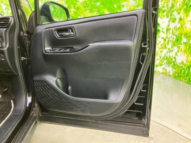 ヴォクシー ４ＷＤ　ＺＳキラメキ３　保証書／純正　１０インチ　ＳＤナビ／衝突安全装置／両側電動スライドドア／車線逸脱防止支援システム／シート　ハーフレザー／ドライブレコーダー　前後／ヘッドランプ　ＬＥＤ／ＵＳＢジャック　ローダウン（22枚目）