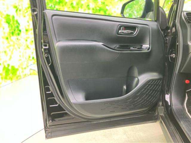 ヴォクシー ４ＷＤ　ＺＳキラメキ３　保証書／純正　１０インチ　ＳＤナビ／衝突安全装置／両側電動スライドドア／車線逸脱防止支援システム／シート　ハーフレザー／ドライブレコーダー　前後／ヘッドランプ　ＬＥＤ／ＵＳＢジャック　ローダウン（24枚目）