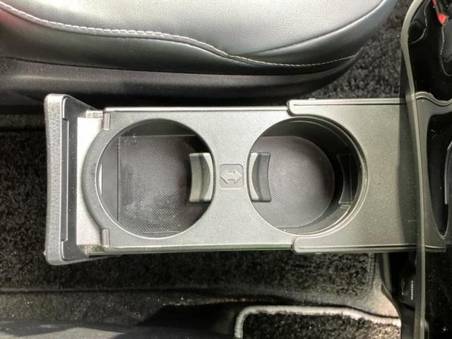 ヴォクシー ４ＷＤ　ＺＳキラメキ３　保証書／純正　１０インチ　ＳＤナビ／衝突安全装置／両側電動スライドドア／車線逸脱防止支援システム／シート　ハーフレザー／ドライブレコーダー　前後／ヘッドランプ　ＬＥＤ／ＵＳＢジャック　ローダウン（35枚目）