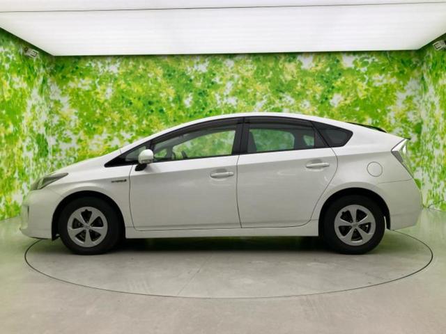 プリウス Ｓ　社外　ＳＤナビ／ヘッドランプ　ＨＩＤ／Ｂｌｕｅｔｏｏｔｈ接続／ＥＴＣ／ＥＢＤ付ＡＢＳ／横滑り防止装置／アイドリングストップ／フルセグＴＶ／エアバッグ　運転席／エアバッグ　助手席／エアバッグ　サイド（2枚目）