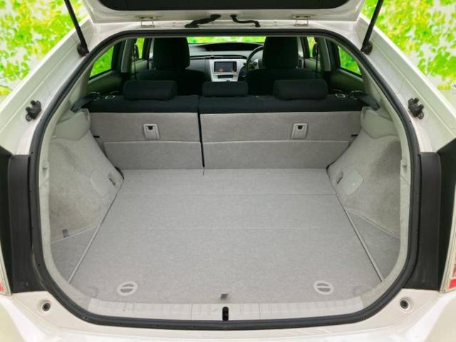 プリウス Ｓ　社外　ＳＤナビ／ヘッドランプ　ＨＩＤ／Ｂｌｕｅｔｏｏｔｈ接続／ＥＴＣ／ＥＢＤ付ＡＢＳ／横滑り防止装置／アイドリングストップ／フルセグＴＶ／エアバッグ　運転席／エアバッグ　助手席／エアバッグ　サイド（8枚目）