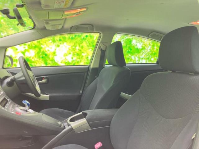 プリウス Ｓ　社外　ＳＤナビ／ヘッドランプ　ＨＩＤ／Ｂｌｕｅｔｏｏｔｈ接続／ＥＴＣ／ＥＢＤ付ＡＢＳ／横滑り防止装置／アイドリングストップ／フルセグＴＶ／エアバッグ　運転席／エアバッグ　助手席／エアバッグ　サイド（19枚目）