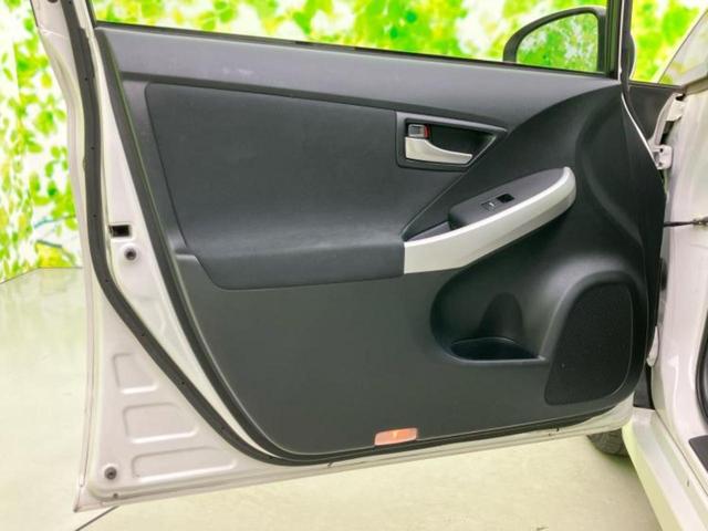 プリウス Ｓ　社外　ＳＤナビ／ヘッドランプ　ＨＩＤ／Ｂｌｕｅｔｏｏｔｈ接続／ＥＴＣ／ＥＢＤ付ＡＢＳ／横滑り防止装置／アイドリングストップ／フルセグＴＶ／エアバッグ　運転席／エアバッグ　助手席／エアバッグ　サイド（24枚目）