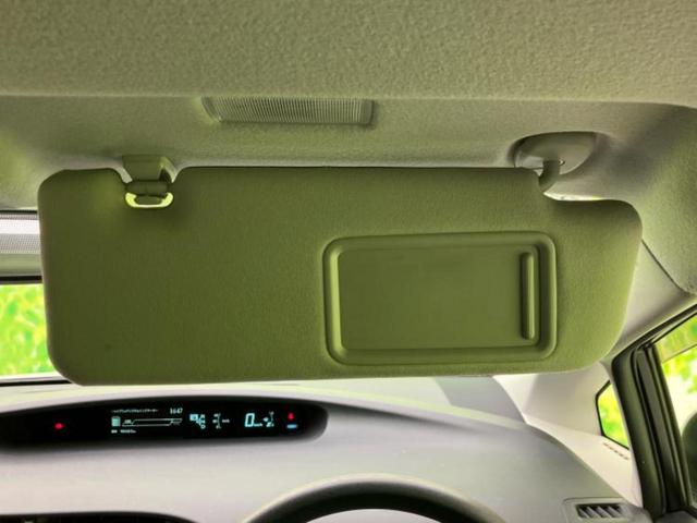 プリウス Ｓ　社外　ＳＤナビ／ヘッドランプ　ＨＩＤ／Ｂｌｕｅｔｏｏｔｈ接続／ＥＴＣ／ＥＢＤ付ＡＢＳ／横滑り防止装置／アイドリングストップ／フルセグＴＶ／エアバッグ　運転席／エアバッグ　助手席／エアバッグ　サイド（39枚目）