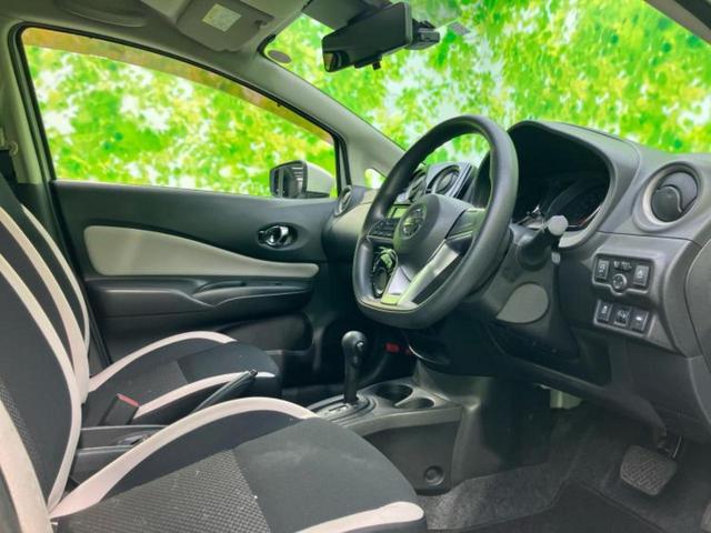 ノート X 新品タイヤ/純正 SDナビ/インテリジェントルームミラー/アラウンドビューモニター/ヘッドランプ HID/Bluetooth接続/ETC/EBD付ABS/アイドリングストップ/フルセグTV/DVD(5枚目)