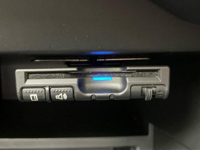 ノート X 新品タイヤ/純正 SDナビ/インテリジェントルームミラー/アラウンドビューモニター/ヘッドランプ HID/Bluetooth接続/ETC/EBD付ABS/アイドリングストップ/フルセグTV/DVD(13枚目)