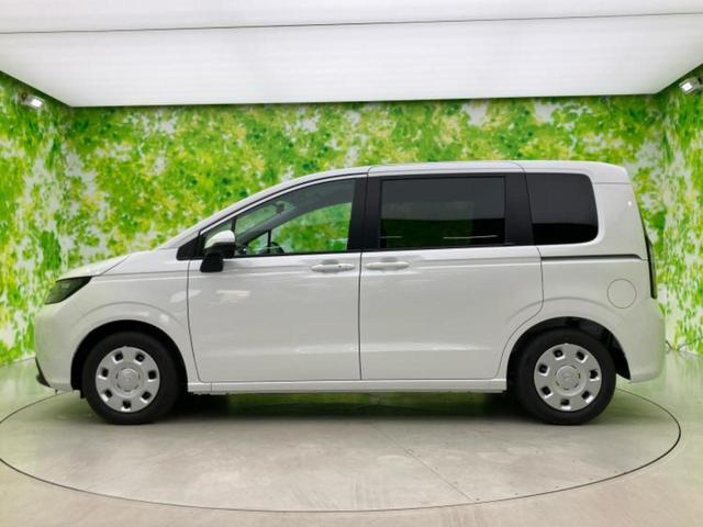 フリード AIR 保証書/純正 8インチ ナビ/ホンダセンシング/両側電動スライドドア/車線逸脱防止支援システム/登録済未使用車/ヘッドランプ LED/USBジャック/Bluetooth接続/EBD付ABS 禁煙車(2枚目)