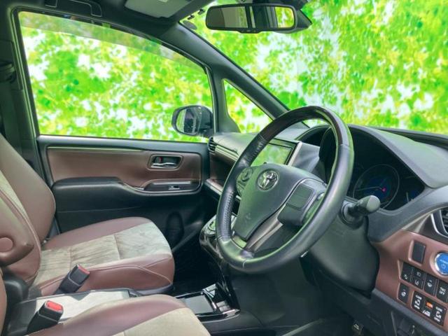 エスクァイア ハイブリッドGiプレミアムパッケージ 新品タイヤ/保証書/純正 9インチ SDナビ/フリップダウンモニター/衝突安全装置/両側電動スライドドア/シートヒーター/車線逸脱防止支援システム/シート ハーフレザー/ドライブレコーダー 純正(5枚目)