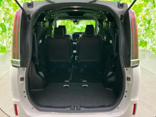 エスクァイア ハイブリッドGiプレミアムパッケージ 新品タイヤ/保証書/純正 9インチ SDナビ/フリップダウンモニター/衝突安全装置/両側電動スライドドア/シートヒーター/車線逸脱防止支援システム/シート ハーフレザー/ドライブレコーダー 純正(21枚目)