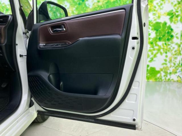 エスクァイア ハイブリッドGiプレミアムパッケージ 新品タイヤ/保証書/純正 9インチ SDナビ/フリップダウンモニター/衝突安全装置/両側電動スライドドア/シートヒーター/車線逸脱防止支援システム/シート ハーフレザー/ドライブレコーダー 純正(22枚目)