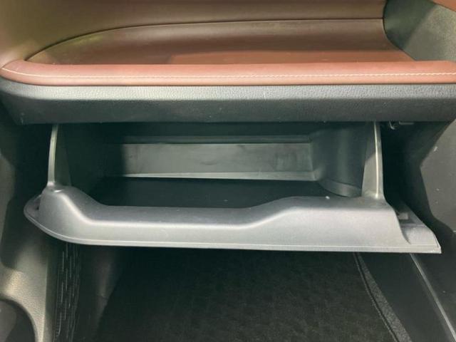 エスクァイア ハイブリッドGiプレミアムパッケージ 新品タイヤ/保証書/純正 9インチ SDナビ/フリップダウンモニター/衝突安全装置/両側電動スライドドア/シートヒーター/車線逸脱防止支援システム/シート ハーフレザー/ドライブレコーダー 純正(35枚目)