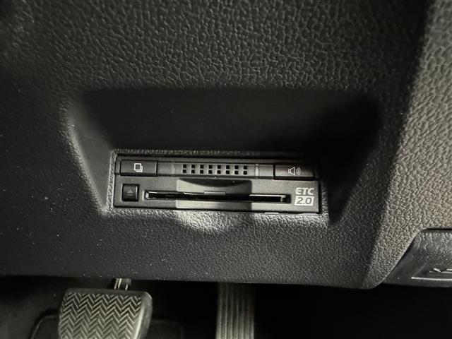 Ｓナビパッケージ・セーフティプラス　純正ナビ（ＡＭ／ＦＭ／Ｂｌｕｅｔｏｏｔｈ／フルセグ）　前後コーナーセンサー　バックカメラ　追従型クルーズコントロール　レーンキープアシスト　自動駐車システム　横滑り防止装置　盗難防止装置(6枚目)