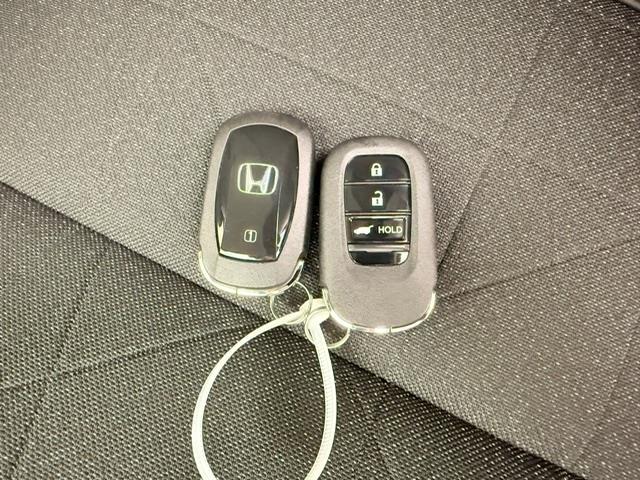 ヴェゼル ｅ：ＨＥＶ　Ｚ　登録済み未使用車　ホンダコネクトナビ　フルセグ　ＢＴ　ＵＳＢ　Ａｐｐｌｅ　Ｃａｒ　Ｐｌａｙ　　ａｎｄｒｏｉｄ　ａｕｔｏ　バックカメラ　レーダークルーズコントロール　衝突軽減ブレーキ　ＢＳＩレーンキープ（15枚目）