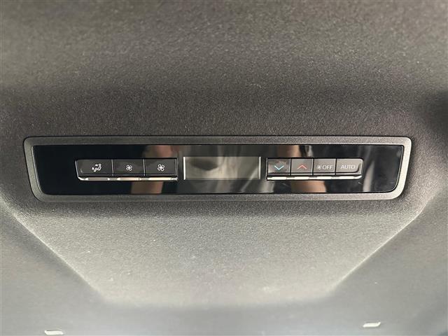 ノア Ｓ－Ｚ　純正メモリナビＥＴＣ２．０ＢカメラＨＤＭＩフルセグＴＶＣＤ／ＤＶＤ再生あり純正１７インチアルミホイール衝突軽減ブレーキレーンキープアシストロードサインアシストＬＥＤヘッドライトフォグランプオートライト（30枚目）