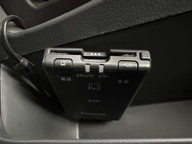 ワゴンＲ ２０周年記念車　純正ＳＤナビ（ＣＤ／ＤＶＤ／ＳＤ／ワンセグ／Ｂｌｕｅｔｏｏｔｈ）　バックカメラ　シートヒーター　純正１５インチアルミホイール　純正フロアマット　アイドリングストップ　オートライト　ＨＩＤヘッドライト（9枚目）