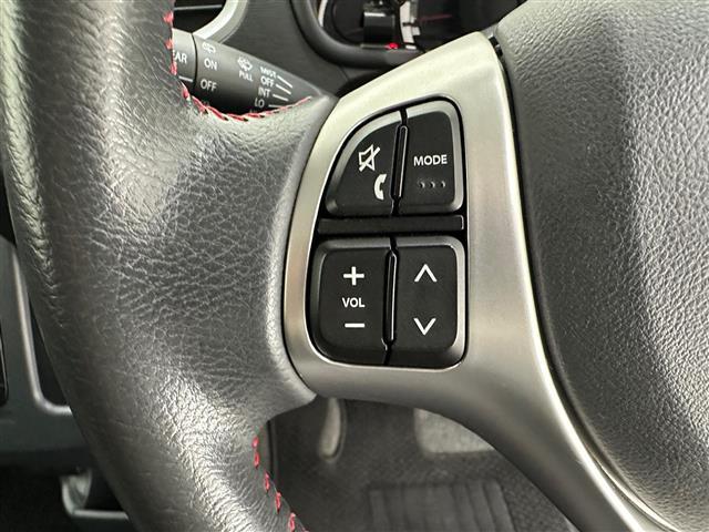ワゴンＲ ２０周年記念車　純正ＳＤナビ（ＣＤ／ＤＶＤ／ＳＤ／ワンセグ／Ｂｌｕｅｔｏｏｔｈ）　バックカメラ　シートヒーター　純正１５インチアルミホイール　純正フロアマット　アイドリングストップ　オートライト　ＨＩＤヘッドライト（10枚目）