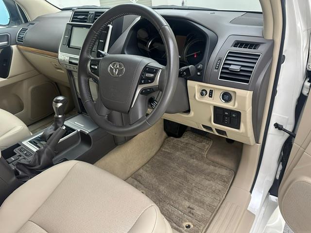 ランドクルーザープラド ＴＸ　Ｌパッケージ　社外ＳＤナビ（ＣＤ／ＤＶＤ／Ｂｌｕｅｔｏｏｔｈ／フルセグ）　サンルーフ　４ＷＤ　ルーフレール　レザーシート　シートヒーター　エアシート　パワーシート　追従型クルーズコントロール　デジタルインナーミラー（22枚目）