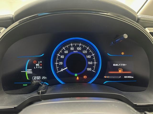 シャトル ハイブリッドＺ　純正ＳＤナビ（ＣＤ／ＤＶＤ／Ｂｌｕｅｔｏｏｔｈ／フルセグ）　バックカメラ　パドルシフト　クルーズコントロール　ハーフレザーシート　シートヒーター　ＬＥＤヘッドライト　オートライト（2枚目）