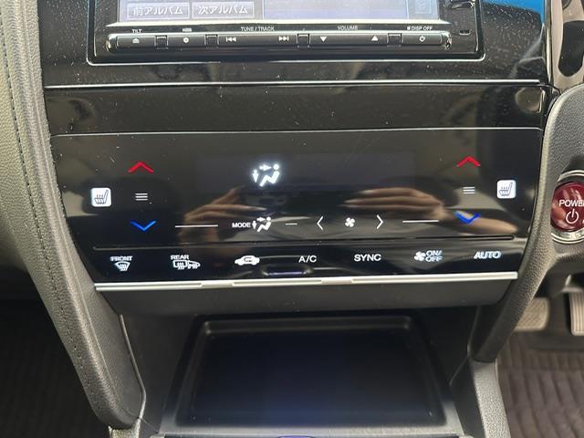 シャトル ハイブリッドＺ　純正ＳＤナビ（ＣＤ／ＤＶＤ／Ｂｌｕｅｔｏｏｔｈ／フルセグ）　バックカメラ　パドルシフト　クルーズコントロール　ハーフレザーシート　シートヒーター　ＬＥＤヘッドライト　オートライト（7枚目）