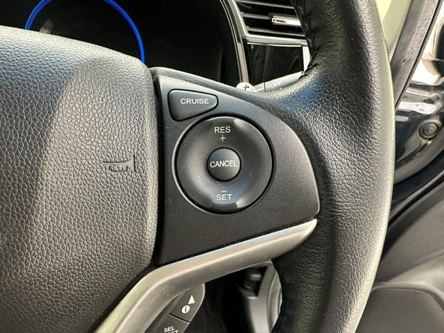 シャトル ハイブリッドＺ　純正ＳＤナビ（ＣＤ／ＤＶＤ／Ｂｌｕｅｔｏｏｔｈ／フルセグ）　バックカメラ　パドルシフト　クルーズコントロール　ハーフレザーシート　シートヒーター　ＬＥＤヘッドライト　オートライト（12枚目）