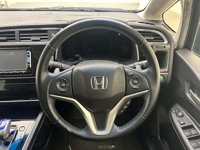 シャトル ハイブリッドＺ　純正ＳＤナビ（ＣＤ／ＤＶＤ／Ｂｌｕｅｔｏｏｔｈ／フルセグ）　バックカメラ　パドルシフト　クルーズコントロール　ハーフレザーシート　シートヒーター　ＬＥＤヘッドライト　オートライト（36枚目）