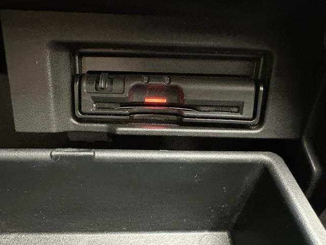 セレナ ハイウェイスターG エアロモード S-HV Aセフ 純正ナビ フルセグ CD DVD BT MSV HDMI 社外フリップダウンモニター アラウンドビューモニター ガラスルーフ エマージェンシーブレーキ LDA クルーズコントロール ビルトインETC(14枚目)