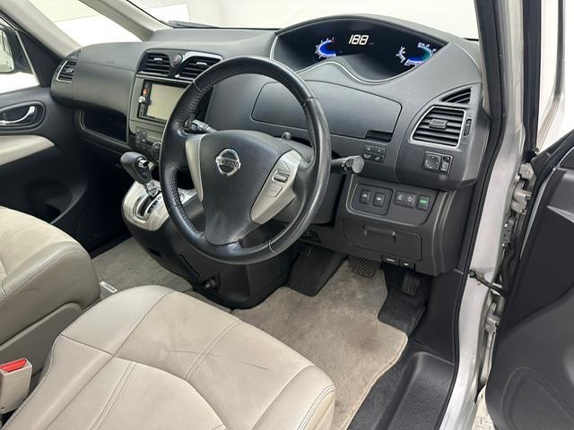 セレナ ハイウェイスターG エアロモード S-HV Aセフ 純正ナビ フルセグ CD DVD BT MSV HDMI 社外フリップダウンモニター アラウンドビューモニター ガラスルーフ エマージェンシーブレーキ LDA クルーズコントロール ビルトインETC(20枚目)