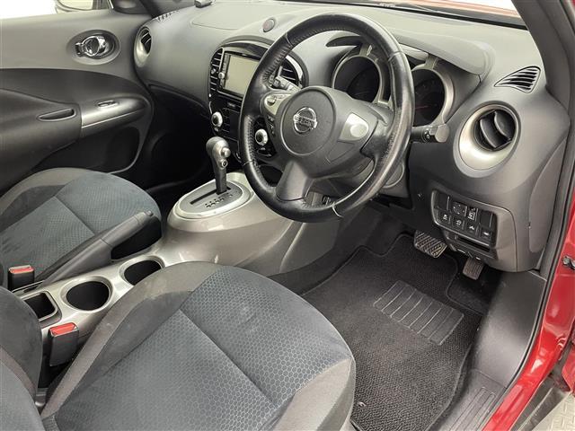 ジューク 15RX Vセレクション 純正SDナビ(CD/DVD/フルセグ/Bluetooth) バックカメラ 前方ドライブレコーダー 純正17インチアルミホイール HIDヘッドライト 衝突被害軽減ブレーキ オートライト(13枚目)