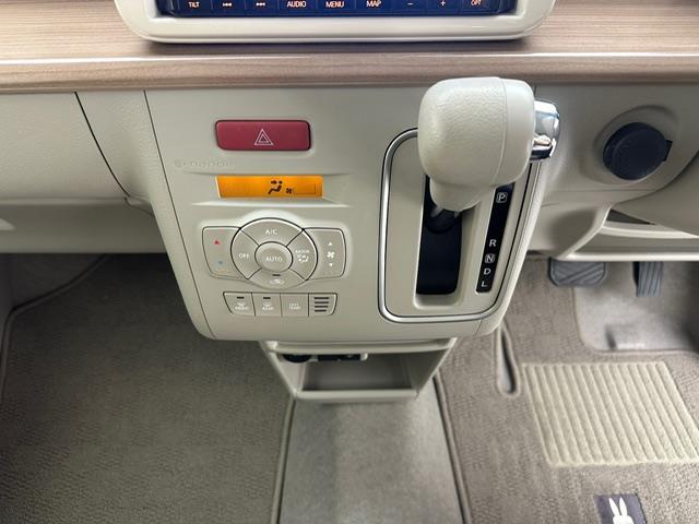 アルトラパン Ｘ　純正ナビＥＴＣアラウンドビューモニターシートヒーター衝突軽減ブレーキレーンディパーチャーアラートＬＥＤヘッドライトオートライト純正１４インチアルミホイール純正マット純正ドアバイザークリアランスソナー（6枚目）