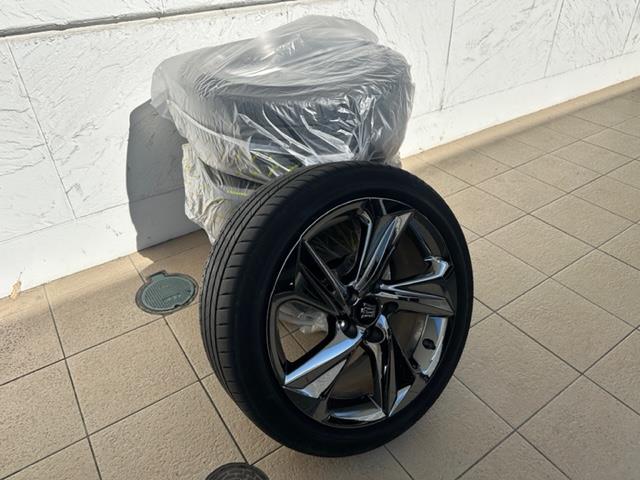 クラウンハイブリッド RS 純正ナビ(CD/DVD/フルセグTV/BT) 前後ドライブレコーダー(HDR360GW)ETC2.0 追従式クルーズコントロール バックカメラ 純正フロアマット 前席パワーシート 前席シートヒーター(40枚目)