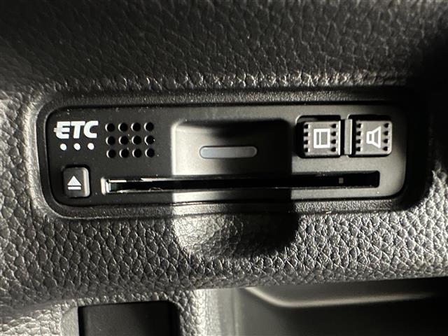 N-BOXカスタム G・Lターボホンダセンシング 社外SDナビバックカメラETC両側パワースライドLEDヘッドライトオートライトフォグランプホンダセンシング衝突軽減ブレーキ追従クルーズコントロール純正15インチアルミホイール純正フロアマット(7枚目)