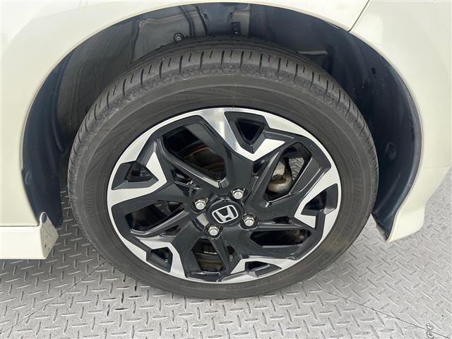 N-BOXカスタム G・Lターボホンダセンシング 社外SDナビバックカメラETC両側パワースライドLEDヘッドライトオートライトフォグランプホンダセンシング衝突軽減ブレーキ追従クルーズコントロール純正15インチアルミホイール純正フロアマット(32枚目)