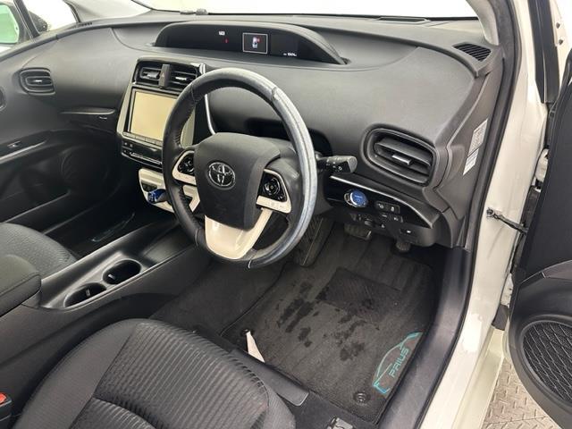 プリウス Sセーフティプラス 純正SDナビ(CD/DVD/Bluetooth/フルセグ) バックカメラ 前後ドライブレコーダー 追従型クルーズコントロール 前後コーナーセンサー LEDヘッドライト オートライト(21枚目)