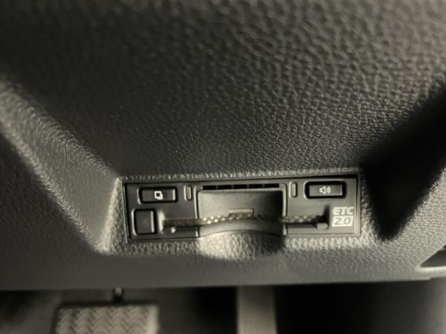 ヤリスクロス ハイブリッドZ アドベンチャー 純正メモリナビ 純正DA 登録済み未使用車 アラウンドビューモニター コーナーセンサー パワーシート レザーシート シートヒーター ステアリングヒーター ルーフレール ビルトインETC2.0 PCS(10枚目)