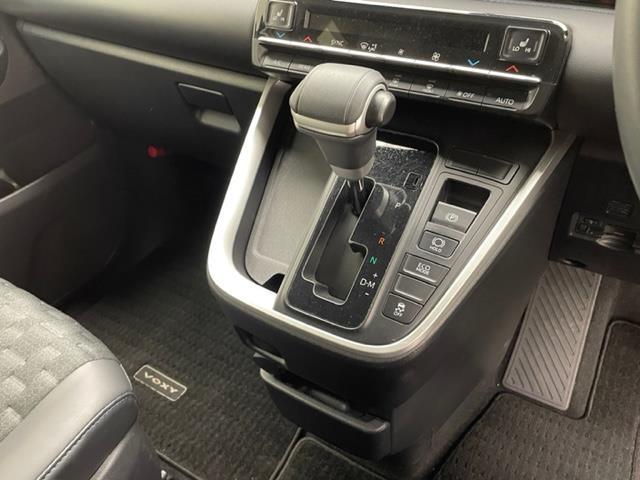 ヴォクシー S-Z 純正メモリナビ(CD/DVD/Bluetooth/フルセグ/USB) 純正フリップダウンモニター 両側パワースライドドア バックカメラ シートヒーター ハーフレザーシート 追従型クルーズコントロール(9枚目)