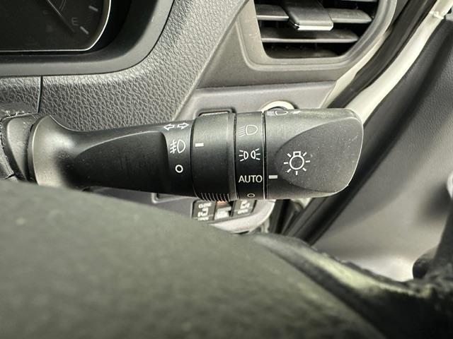 ヴォクシー ZS 煌 社外9インチナビ フルセグ CD DVD BT MSV バックカメラ 両側パワースライドドア ALPINEフリップダウンモニター 社外ドライブレコーダー ETC LEDヘッドライト フォグライト(13枚目)