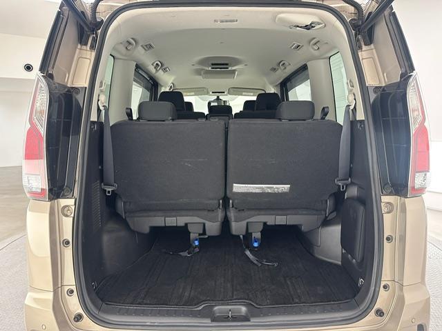 セレナ ハイウェイスター　ＶセレクションＩＩ　純正９インチナビ　フルセグ　ＣＤ　ＤＶＤ　ＢＤ　ＢＴ　ＭＳＶ　ＡＵＸ　純正フリップダウンモニター　アラウンドビューモニター　プロパイロット　レーダークルーズコントロール　ＬＤＷ　エマージェンシーＢ（31枚目）