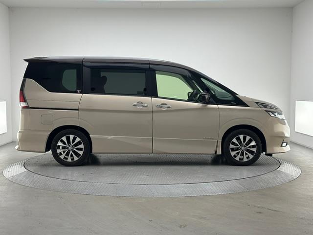 セレナ ハイウェイスター　ＶセレクションＩＩ　純正９インチナビ　フルセグ　ＣＤ　ＤＶＤ　ＢＤ　ＢＴ　ＭＳＶ　ＡＵＸ　純正フリップダウンモニター　アラウンドビューモニター　プロパイロット　レーダークルーズコントロール　ＬＤＷ　エマージェンシーＢ（35枚目）