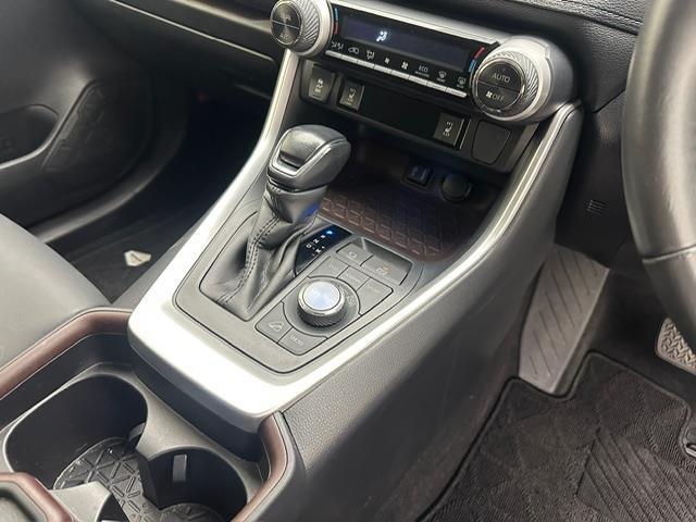 RAV4 G Zパッケージ 純正9インチナビ フルセグ CD DVD BT MSV HDMI バックカメラ ビルトインETC パワーバックドア TRDエアロ レーダークルーズコントロール プリクラッシュセーフティー デジミラー(5枚目)