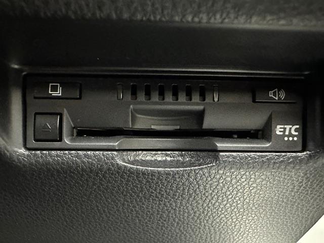 RAV4 G Zパッケージ 純正9インチナビ フルセグ CD DVD BT MSV HDMI バックカメラ ビルトインETC パワーバックドア TRDエアロ レーダークルーズコントロール プリクラッシュセーフティー デジミラー(10枚目)